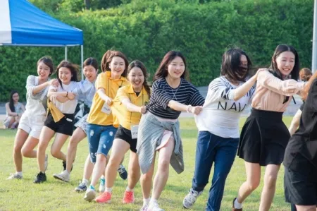 Đề tài cho học sinh THPT (16–18 tuổi)