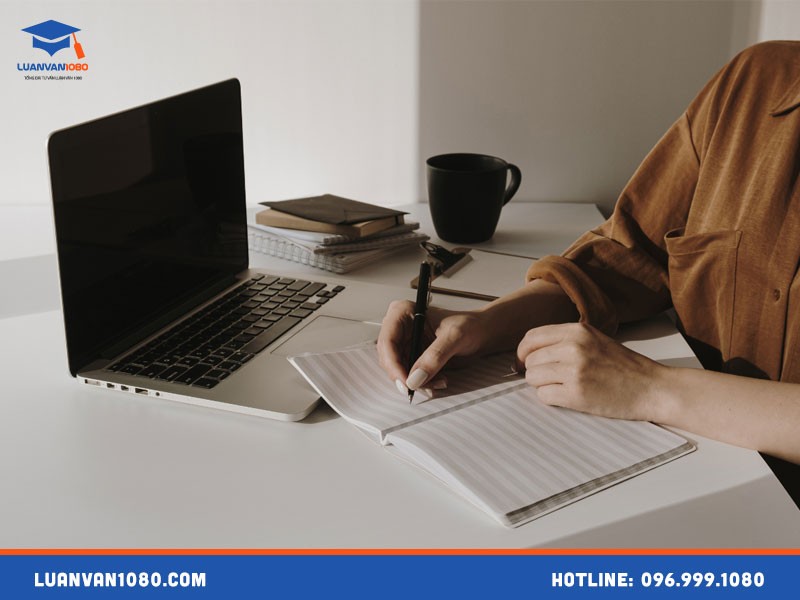 Mục tiêu của lớp quản lý nhà nước ngạch chuyên viên online là giúp học viên nắm vững các kiến thức và kỹ năng trong công tác quản lý nhà nước