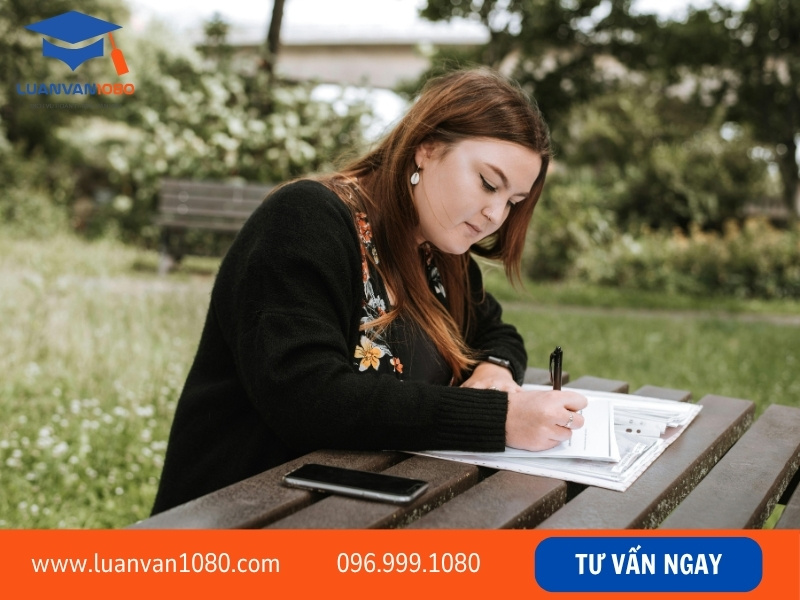 Luận văn thạc sĩ tiếng Anh là gì?